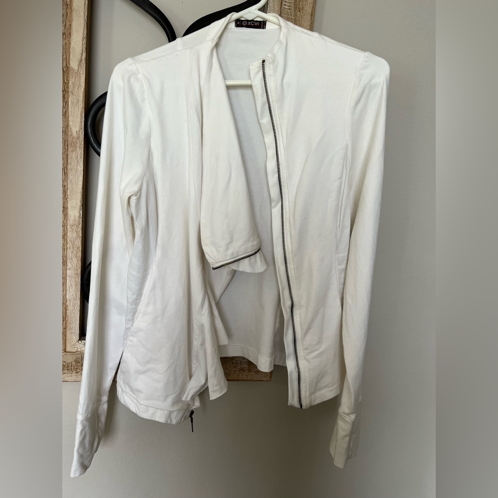White jacket with metal zipper (sometimes finicky) XCVI